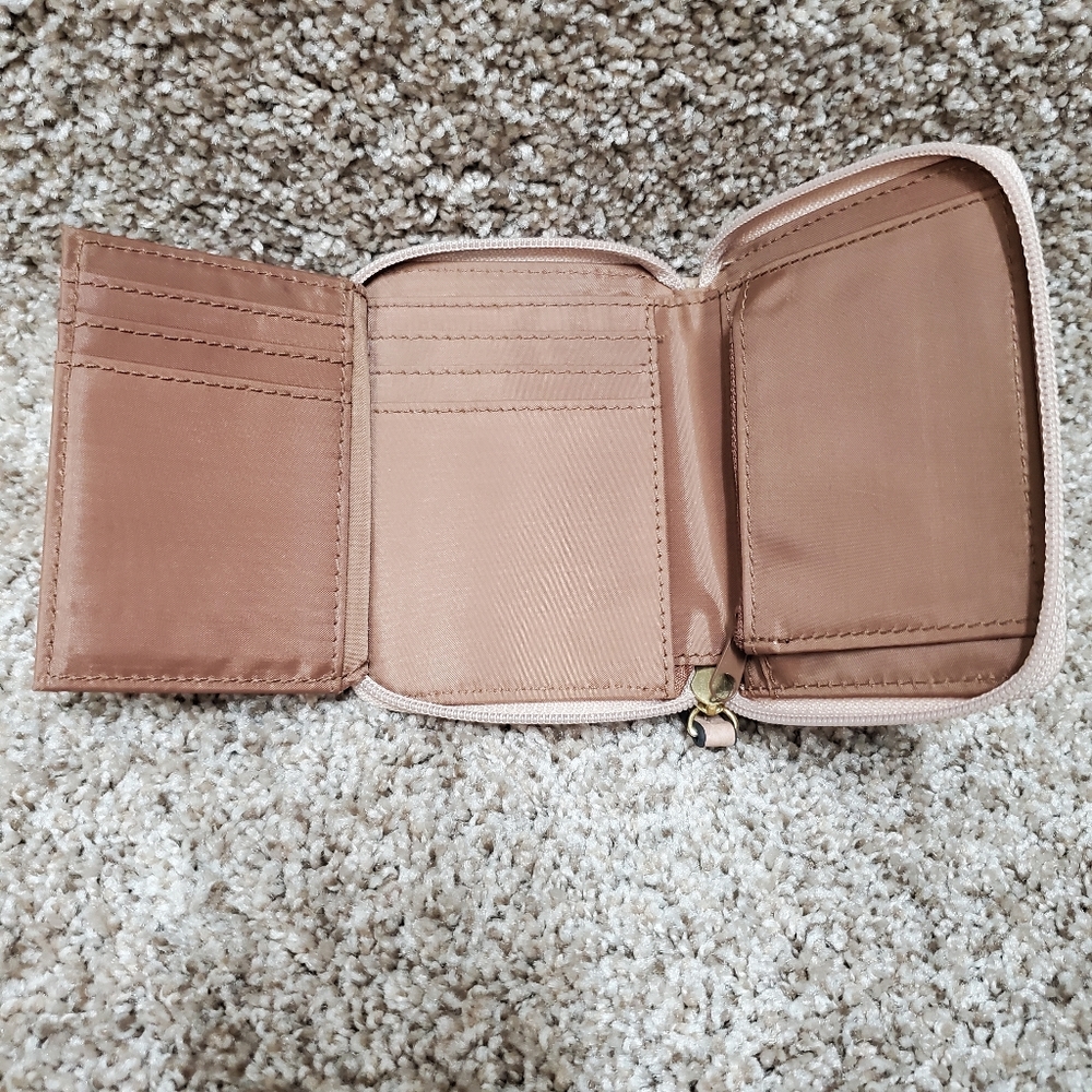 XOXO Wallet - Picture 4 of 7